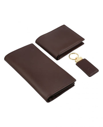 Elegant leather wallet set with keychain.