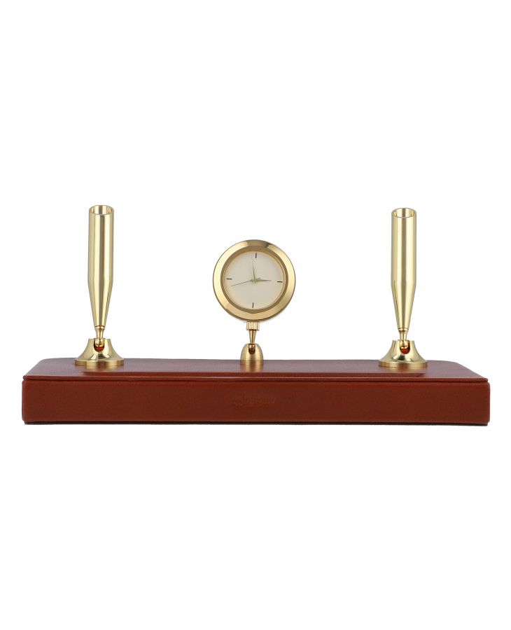 Elegant fountain pen holder with clock.