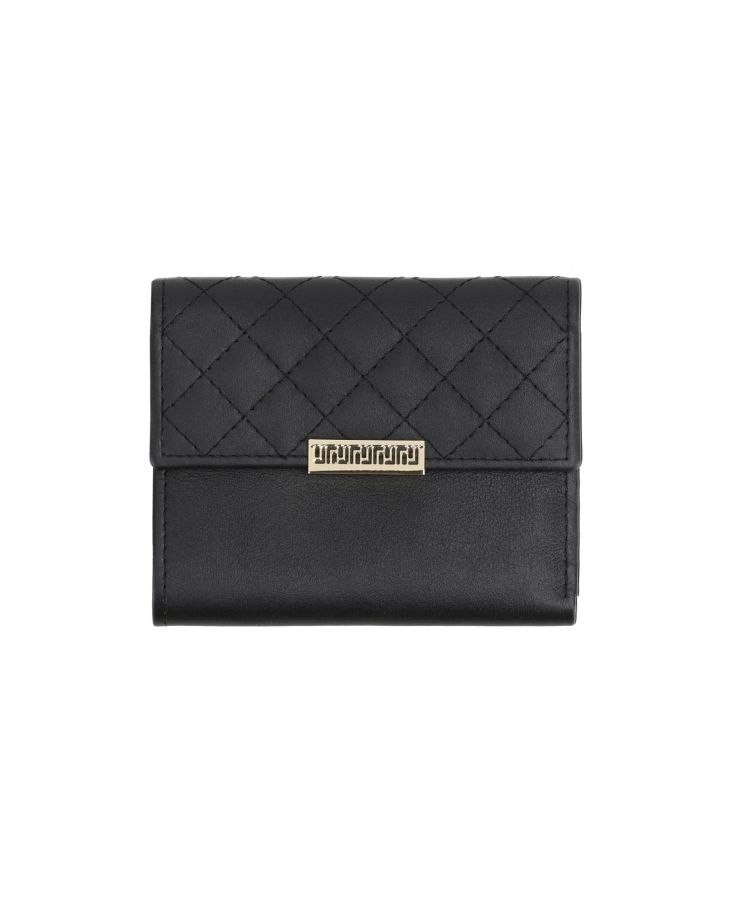 Mini quilted leather wallet.
